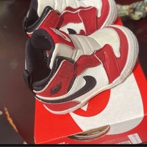 Nike Infant sneakers Size 2c New never used with-box Color red/black & white